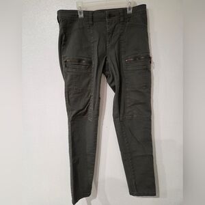 UNIONBAY Green Cargo Pants with Tapered Legs